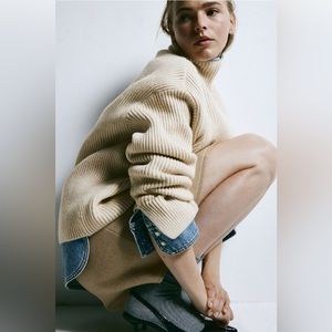 New H&M Rib Knit Mock Turtleneck Sweater Light Beige Size Medium